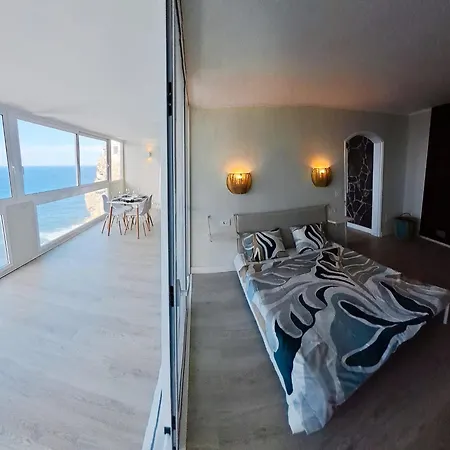 アパート Cliffside With Panorama Ocean Views ロス・レアレホス